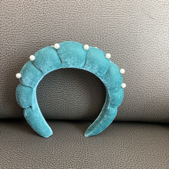 Accessories - NWOT Faux PEARL VELOUR Velvet Headband NEW without tags